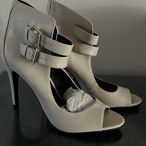 Rock & Republic Cream Ankle-Cuff Heels